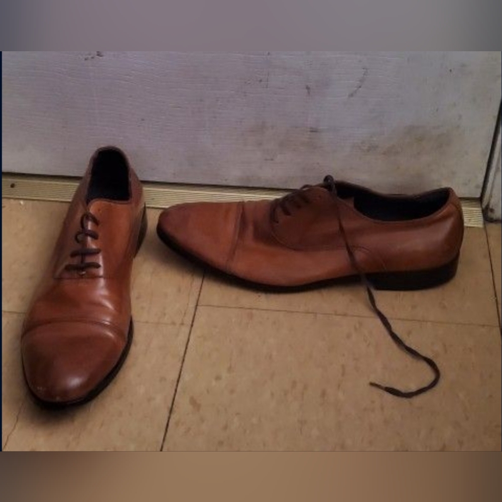 Men's dress shoes